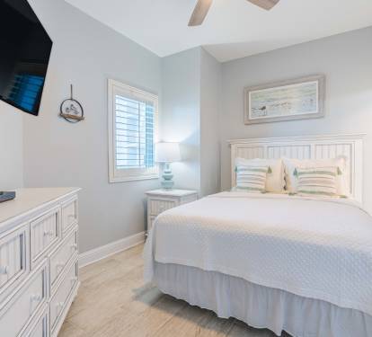 Lighthouse 1118 Bedroom 3 with Queen Bed