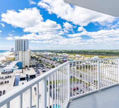 Lighthouse 1118 Corner Balcony Views