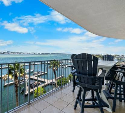 Caribe 305C Balcony with Outdoor Dining Options
