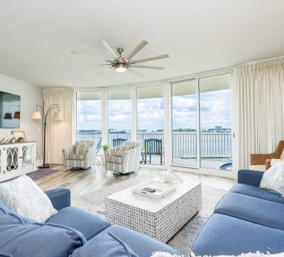 Caribe 305C  Spacious Living Room