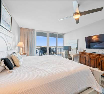 Caribe 305C Primary Bedroom with King Bed