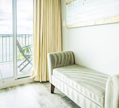 Caribe 305C Primary Bedroom