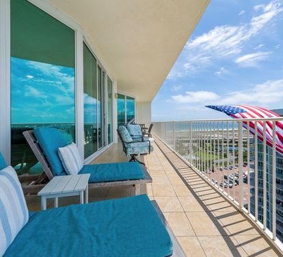 Caribe Penthouse C1 Balcony Lounge Chairs