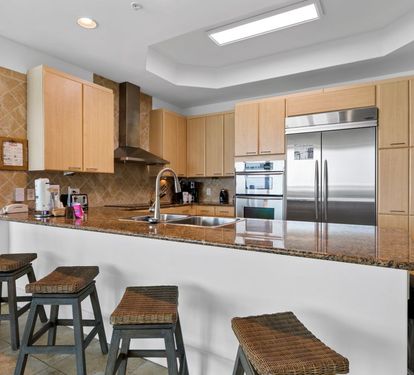 Caribe Penthouse C1 Kitchen Counter Seats Four