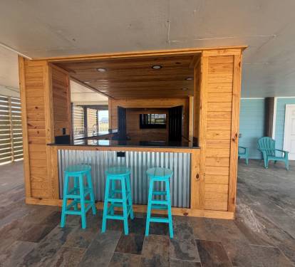 Laguna Beach Daze Outdoor Bar and Entertainment Area