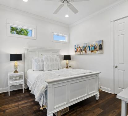 1st Floor - Queen Guest Suite