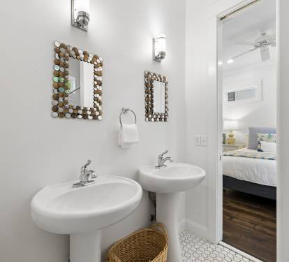 Shared Jack & Jill En-Suite - Dual Vanities