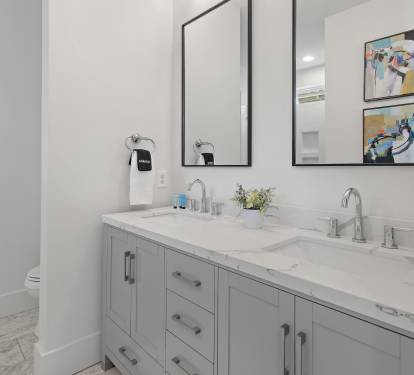 2nd floor master suite #2 bathroom
