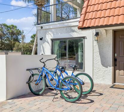 Explore 30A in Style with 2 Included Bikes!