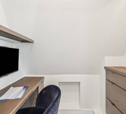 Take Advantage of the Workspace - Equipped with a Monitor for Work on the Go!