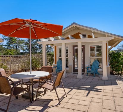 Exclusive Access to the dedicated Poolside Cabana for 2104