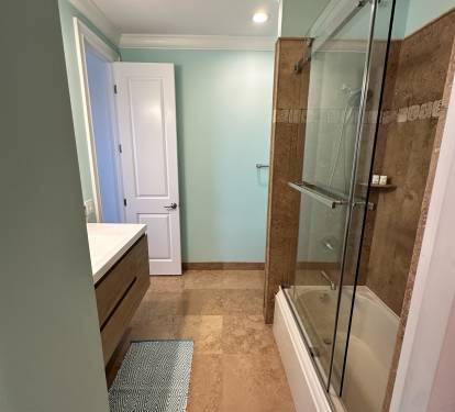 Guest Bathroom (3 Level)