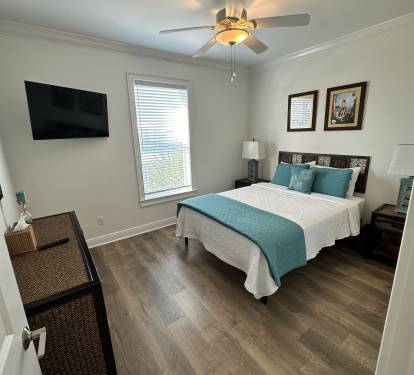 Guest Bedroom 2 (Queen)