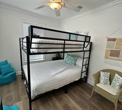 Guest Bedroom 3 (Queen Bunks)