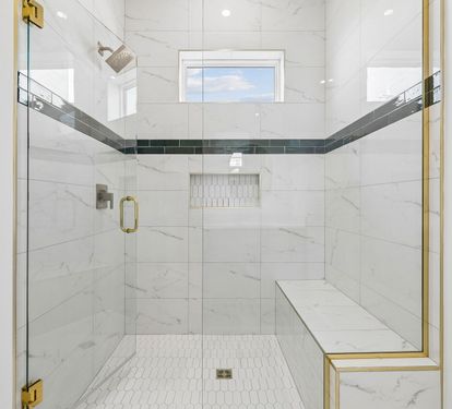 King Guest En-Suite - Walk-In Shower