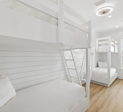 1st Floor Bunk Room - 2 Twin Bunks + Flat-Screen TV