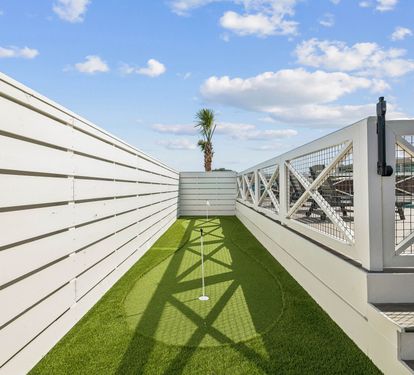 Practice Your Short Game on the Putting Green!