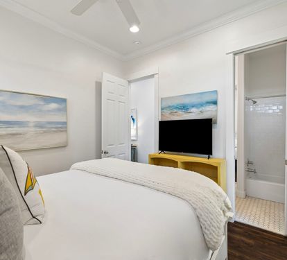 Queen Guest Suite - Equipped with a Flat-Screen TV
