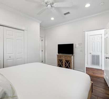 King Guest Suite - Equipped with a Flat-Screen TV