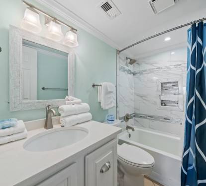 17 Island Winds 280 Bathroom 2