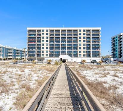 1 Island Winds Beachside Exterior