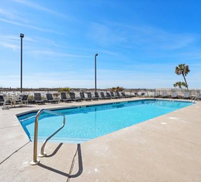 4 Island Winds West Outdoor Pool