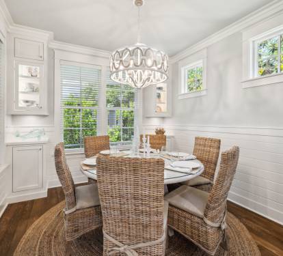 Dining Area - Seating for 6!