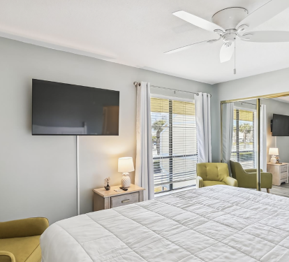 Guest room with flat screen TV