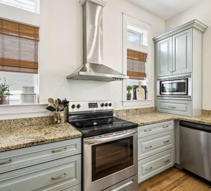 Spacious & Well Appointed Chef's Kitchen