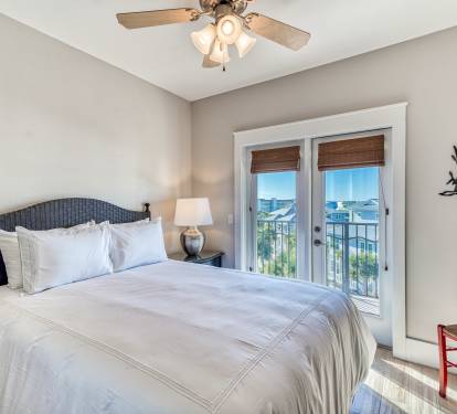 Queen Guest Suite - Private Balcony Access