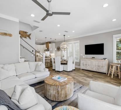 Cozy Living Area with Room to Gather