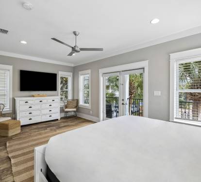 King Guest Suite - Balcony Access + Flat-Screen TV