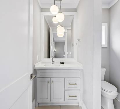 Family En-Suite - Single Vanity