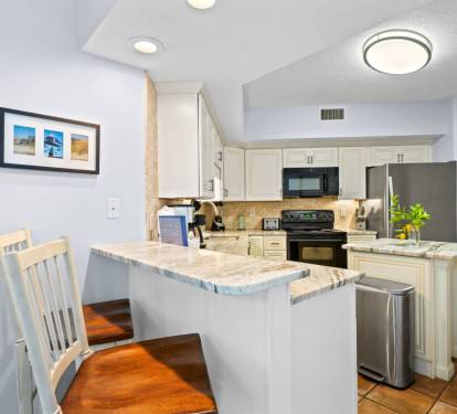 Pelican Pointe 803 Kitchen Counter Seats 2