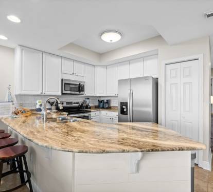 10 San Carlos 1205 Kitchen