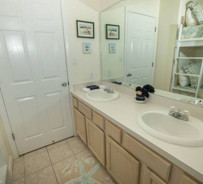 Vanity w/ Bunk Beds