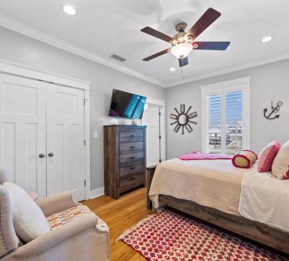 All Moh's Paradise Bedroom 3 with Queen Bed