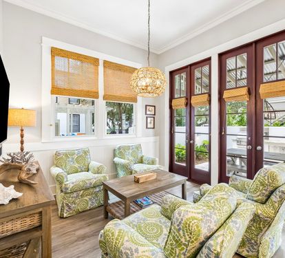 Formal Sitting Area - Offering Seating for 4