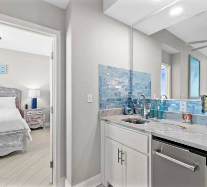 Lighthouse 515 Wet Bar