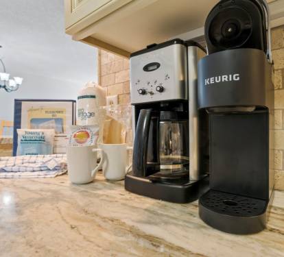 Pelican Pointe 803 Drip Coffee Maker + Keurig
