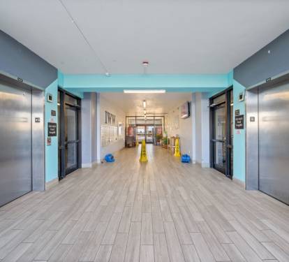 12 Island Winds West Elevator Lobby