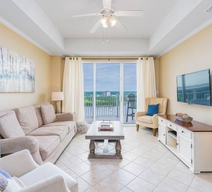 Wharf 713 Living Room with Balcony Access and Water Views