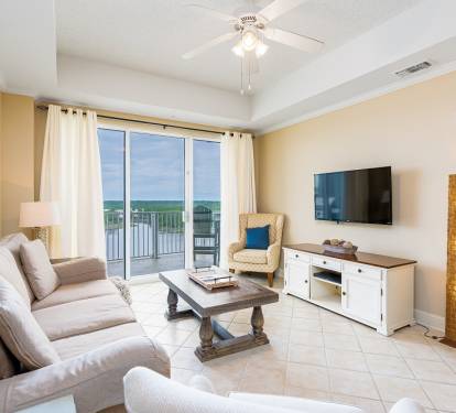 Wharf 713 Living Room with Balcony Access and Water Views