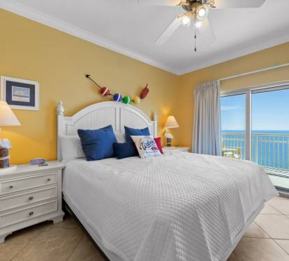 Crystal Tower 1809 Primary Bedroom with King Bed