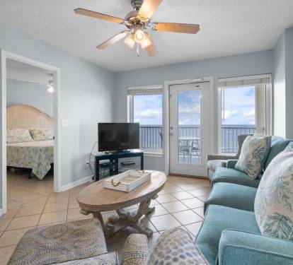 Boardwalk 1087 Living Room with Queen Sleeper