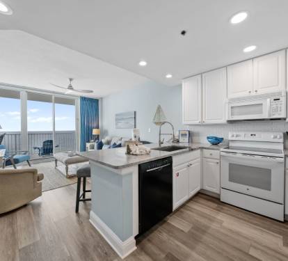 Lighthouse 1709 Fully Equipped Kitchen