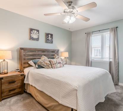Gulf View 19 Primary Bedroom with Queen Bed