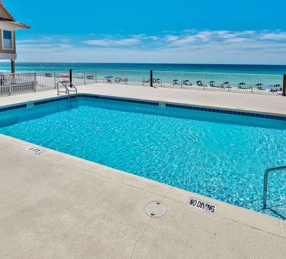 BEACHSIDE POOL!