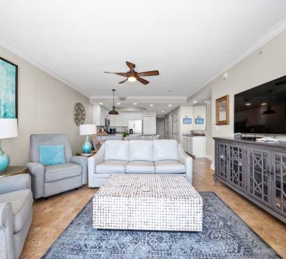 4 San Carlos 1205 Living Room