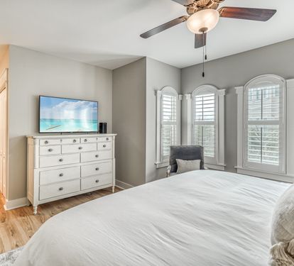 Primary Suite - King Size Bed